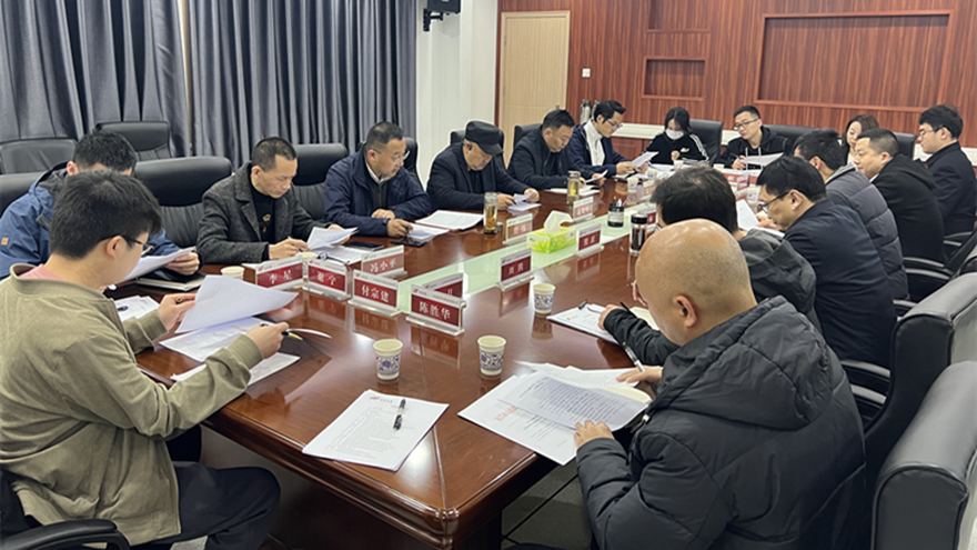 考察组参加座谈会 考察组参加座谈会